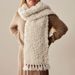 Boll & Branch Cozy Boucle Blanket Scarf